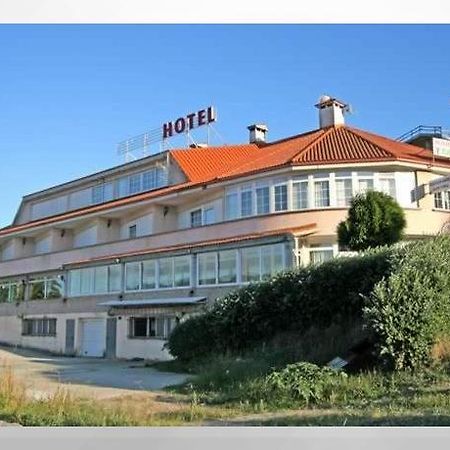 Aparthotel Corcubion Playa De Quenxe Екстер'єр фото