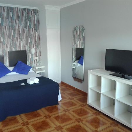 Aparthotel Corcubion Playa De Quenxe Екстер'єр фото