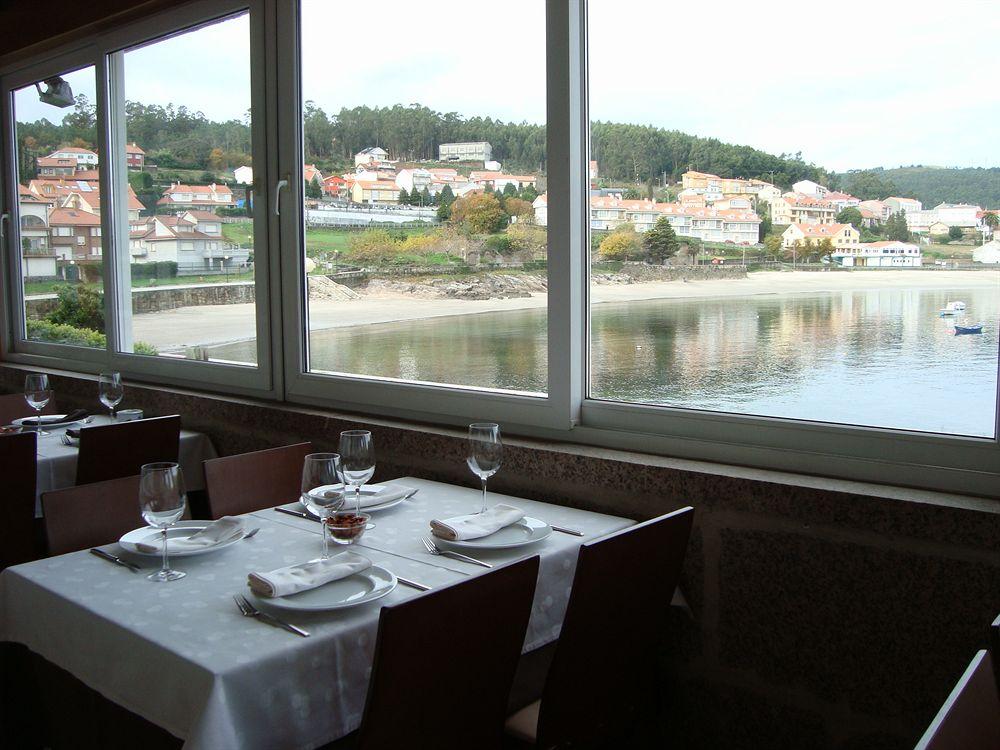 Aparthotel Corcubion Playa De Quenxe Екстер'єр фото
