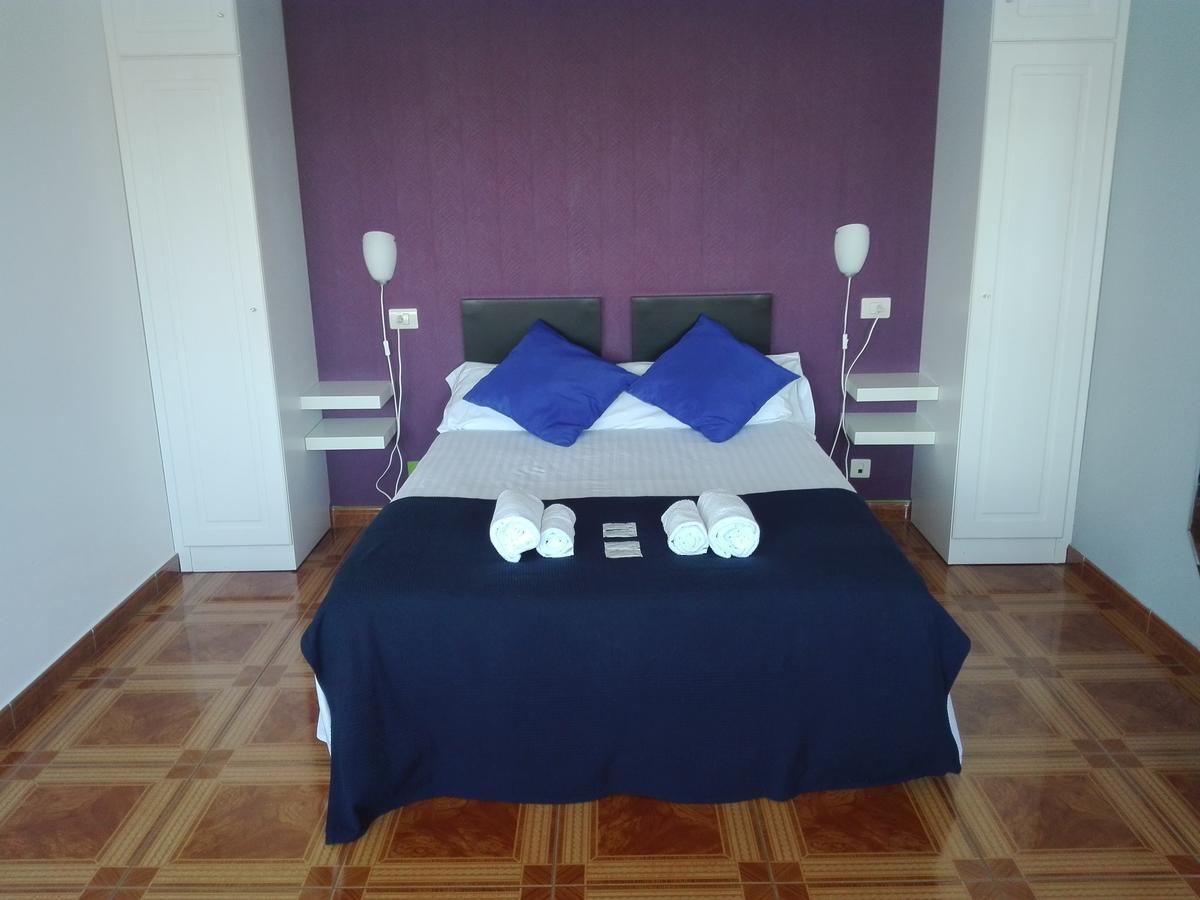 Aparthotel Corcubion Playa De Quenxe Екстер'єр фото