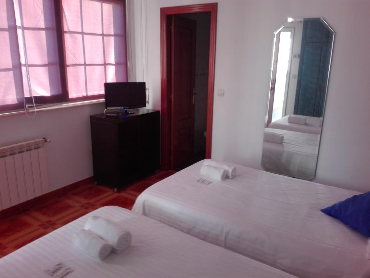 Aparthotel Corcubion Playa De Quenxe Екстер'єр фото