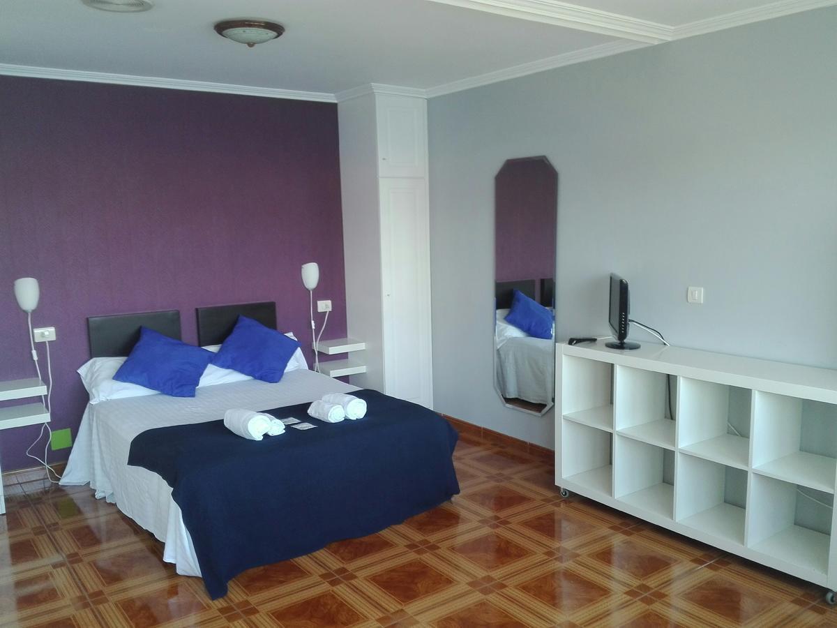 Aparthotel Corcubion Playa De Quenxe Екстер'єр фото