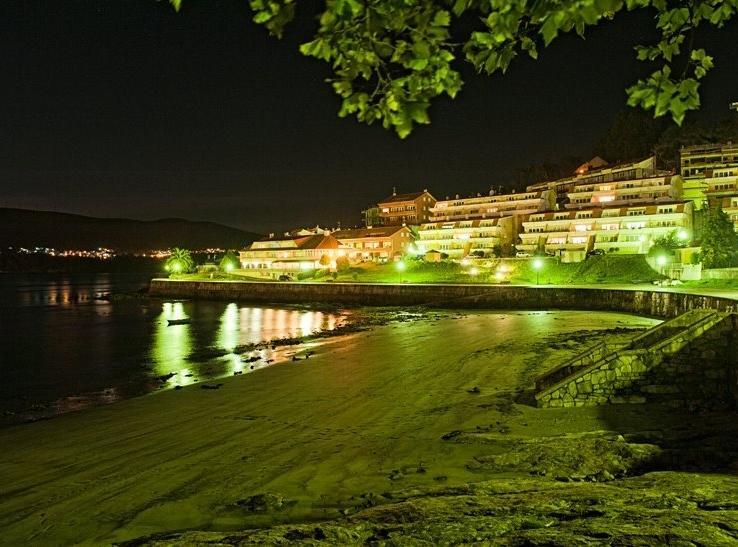 Aparthotel Corcubion Playa De Quenxe Екстер'єр фото
